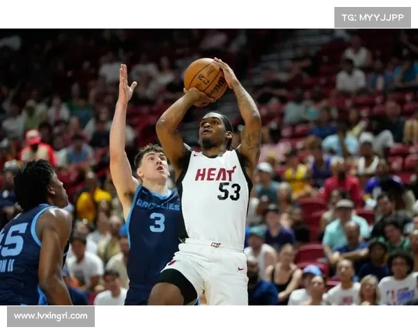 火箭旧将克里斯托弗闪耀赛场，钟内高效助队取胜(火箭克里斯托弗多高)