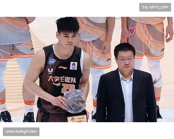 陈国豪坦言球迷支持给他动力，计划休赛期专注投篮和控球技能提升