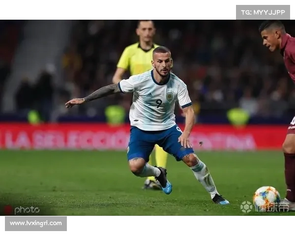 南美杯博卡青年前锋贝内德托梅开二度助球队逆转